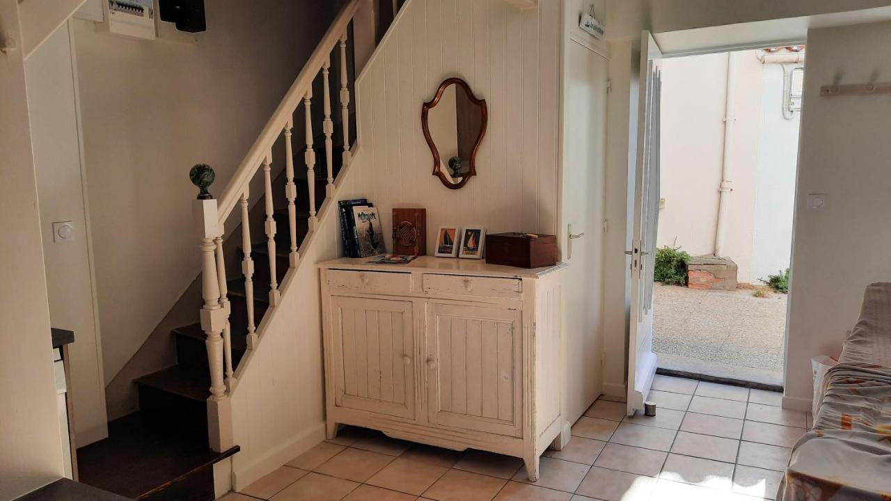 Maison De Pecheur Renovee Avec Cour Proche Du Port Les Sables-dʼOlonne Buitenkant foto