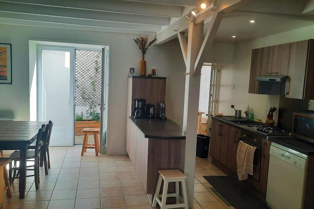 Maison De Pecheur Renovee Avec Cour Proche Du Port Les Sables-dʼOlonne Buitenkant foto